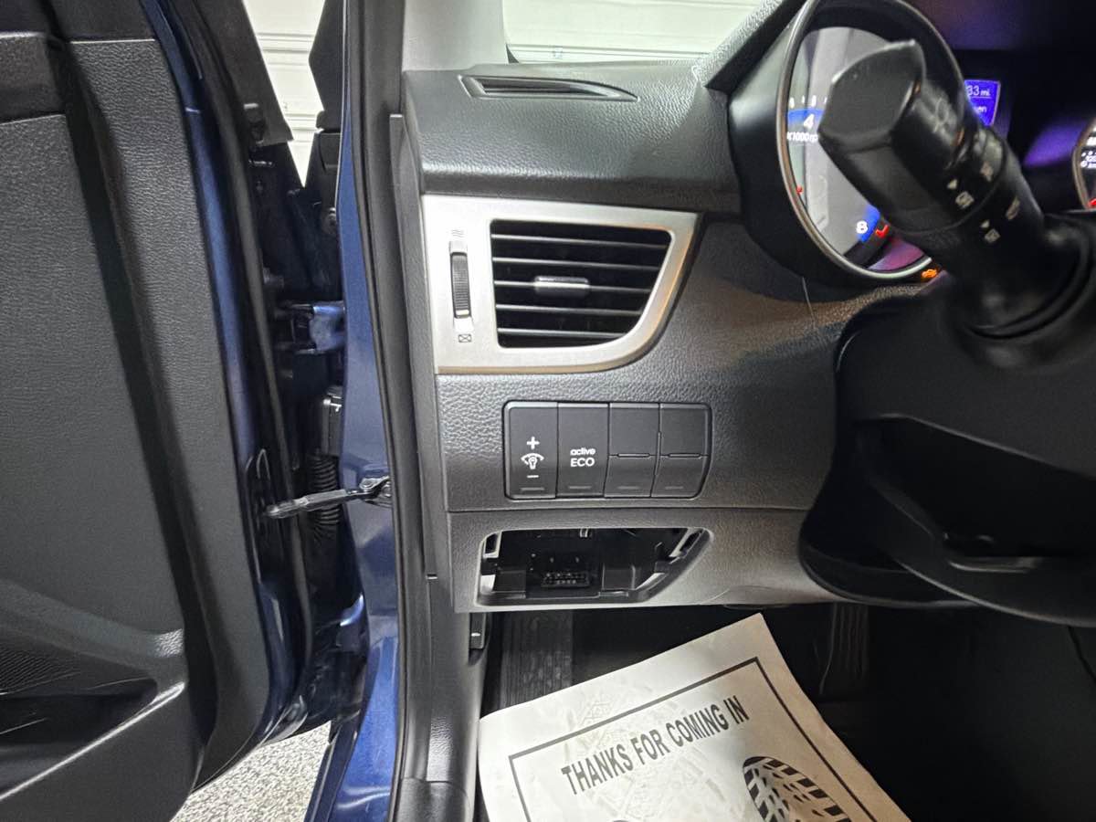 Used 2015 Hyundai Elantra GT FWD image 14