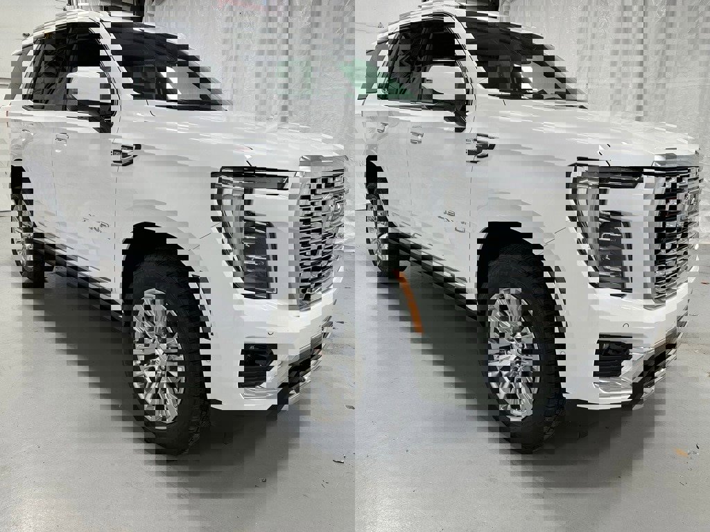 Used 2025 GMC Yukon Denali w/ Sun & Power Step Package