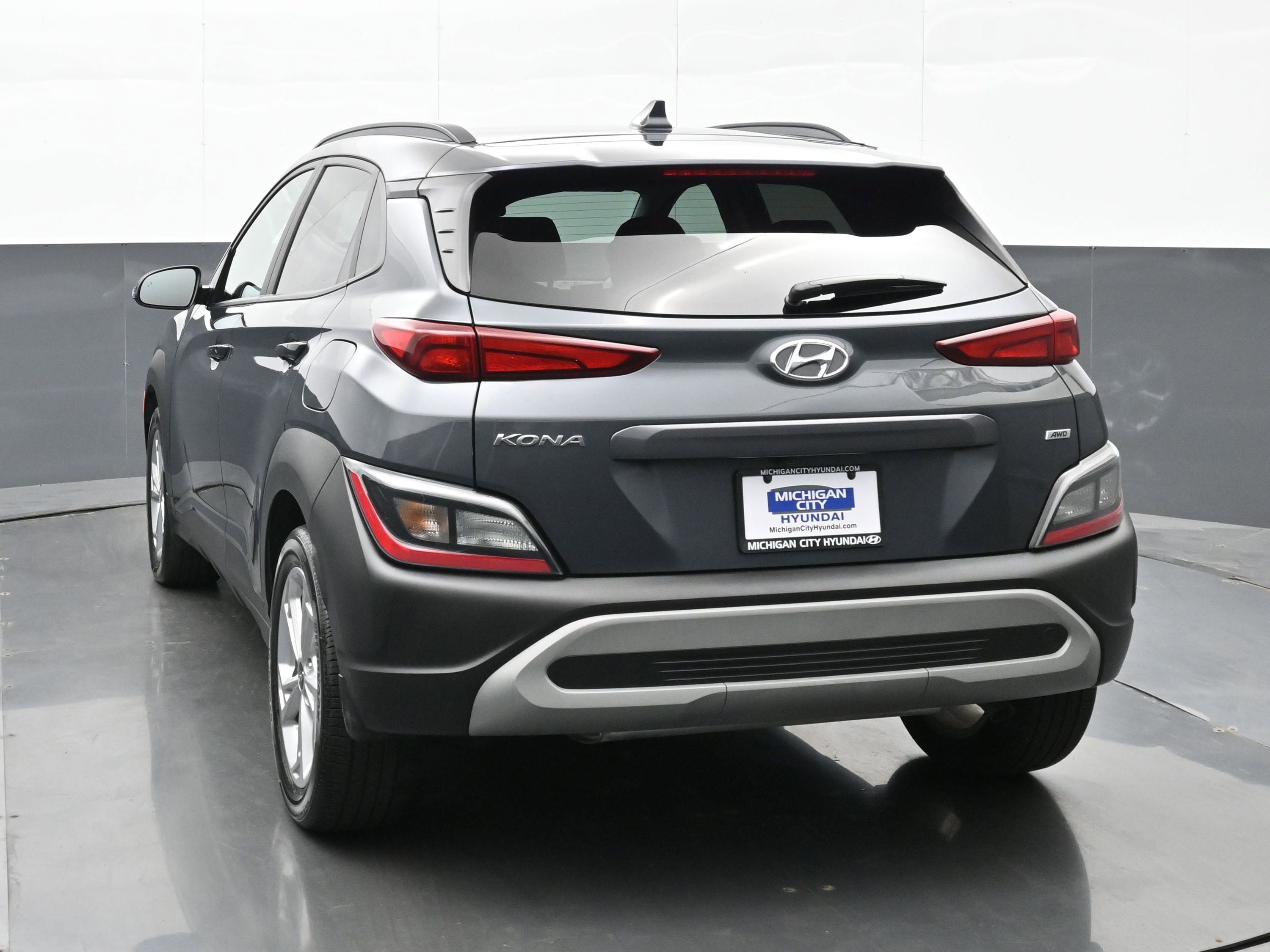 Used 2022 Hyundai Kona SEL image 3