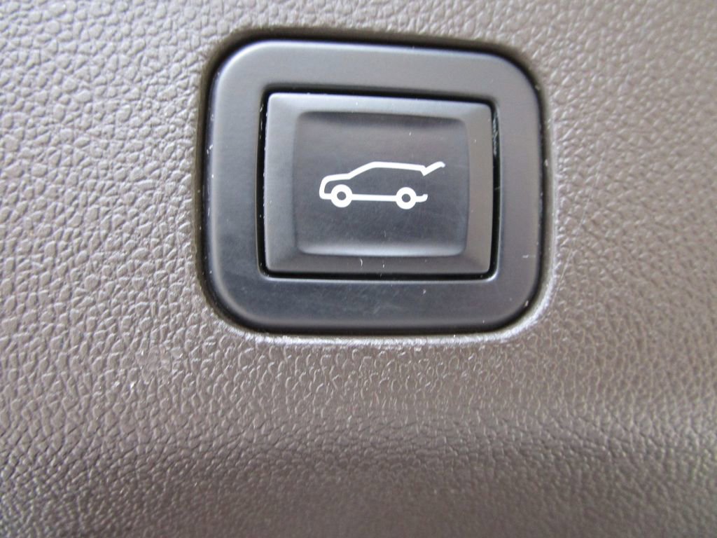 Used 2023 Chevrolet Tahoe LT image 16