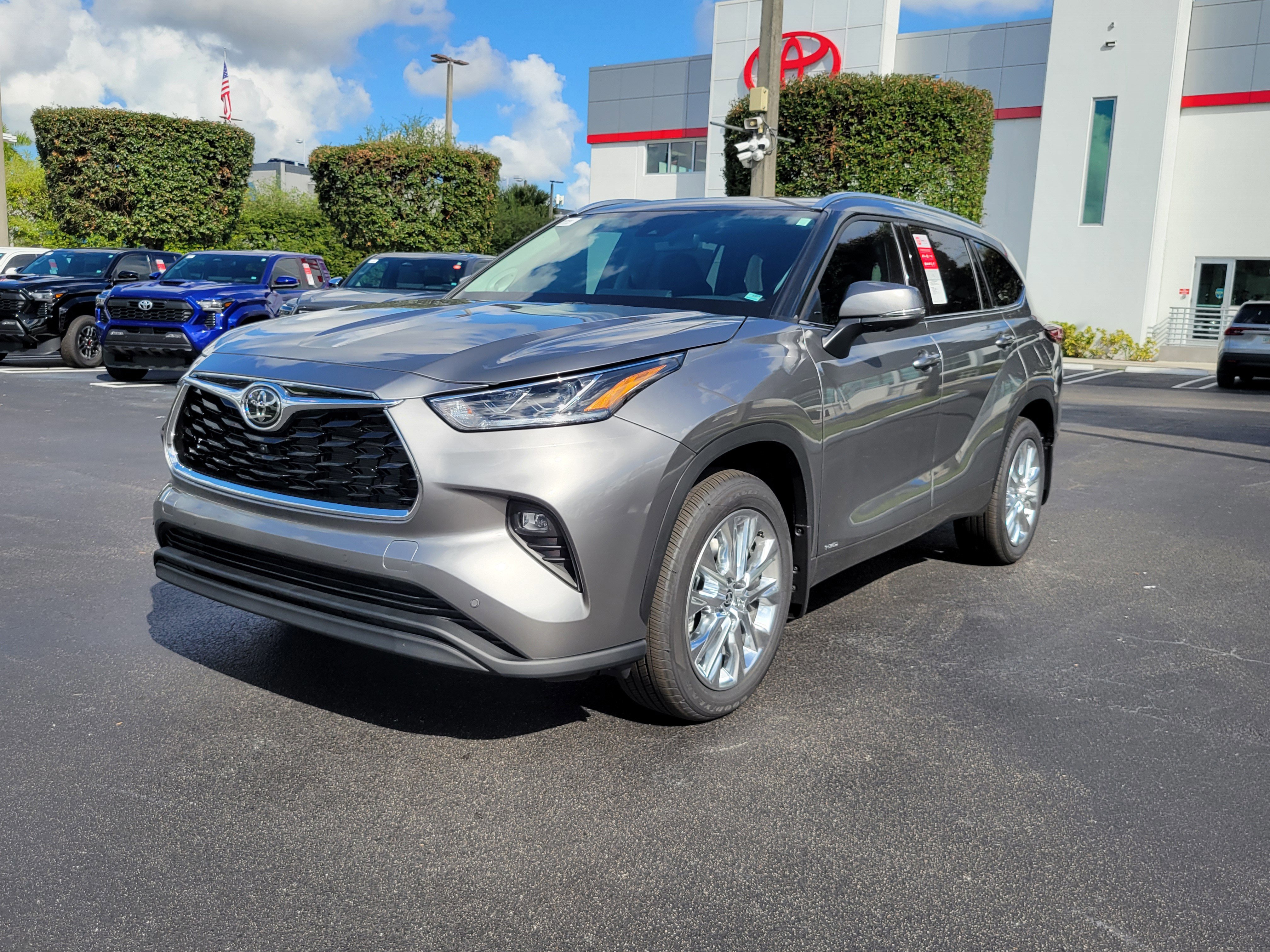New 2026 Toyota Highlander Limited AWD/4WD image 5