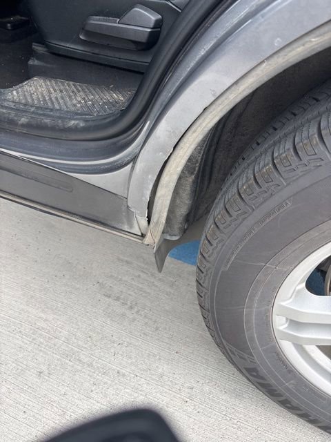 Used 2021 Ford Explorer XLT image 18