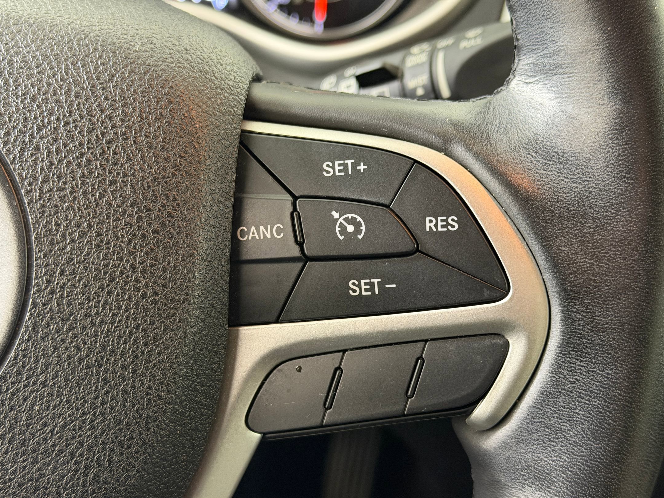 Used 2016 Jeep Cherokee Limited w/ Luxury Group image 22