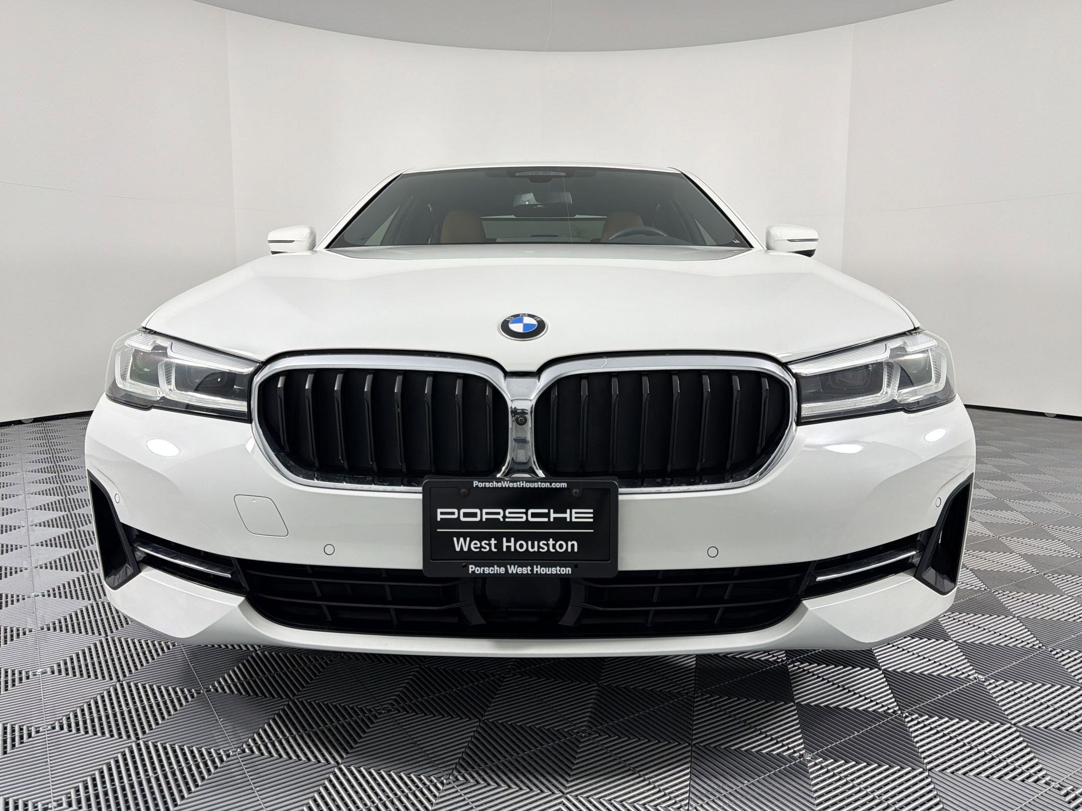 Used 2021 BMW 530i w/ Premium Package RWD image 13