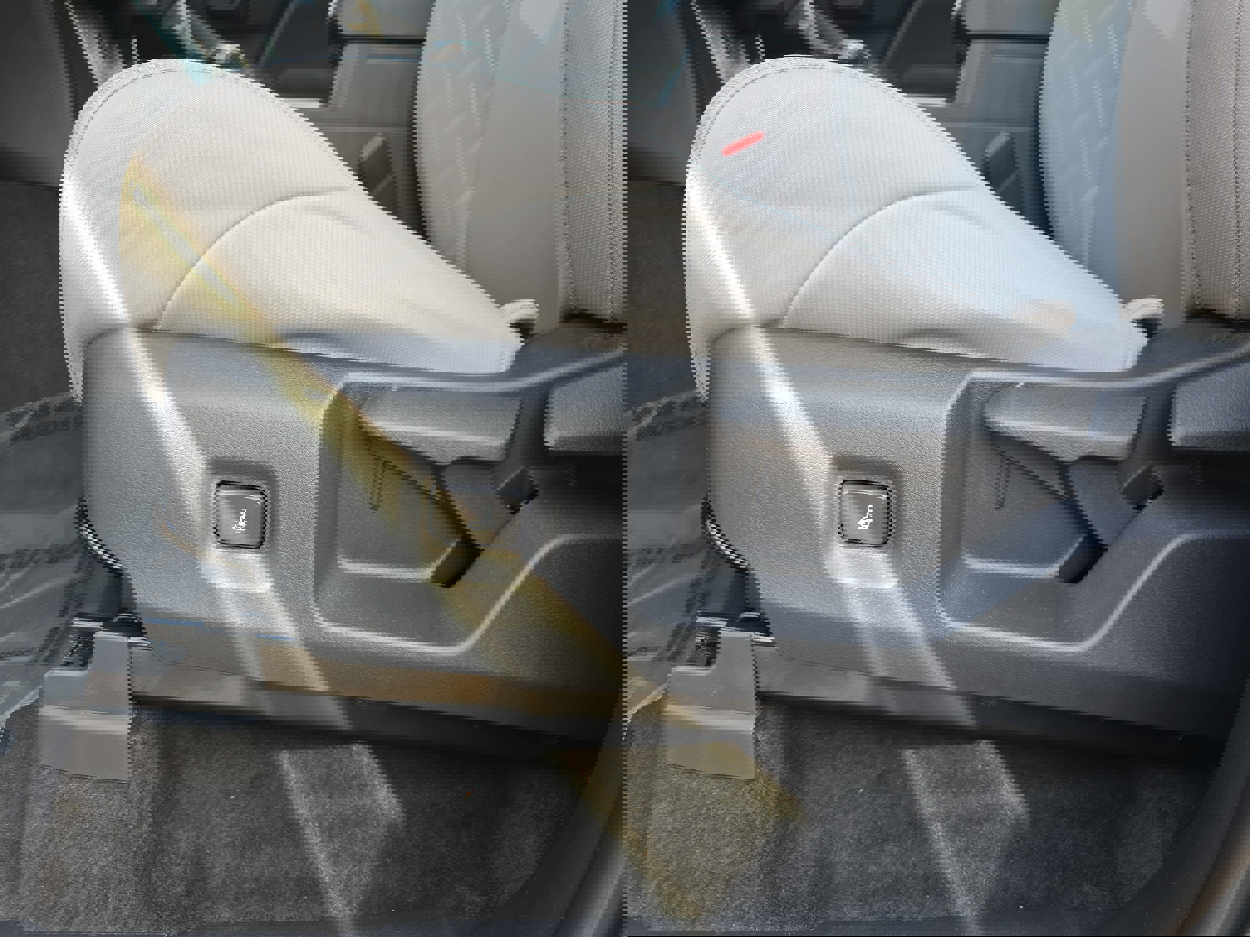 Used 2025 Toyota Tacoma SR5 image 31