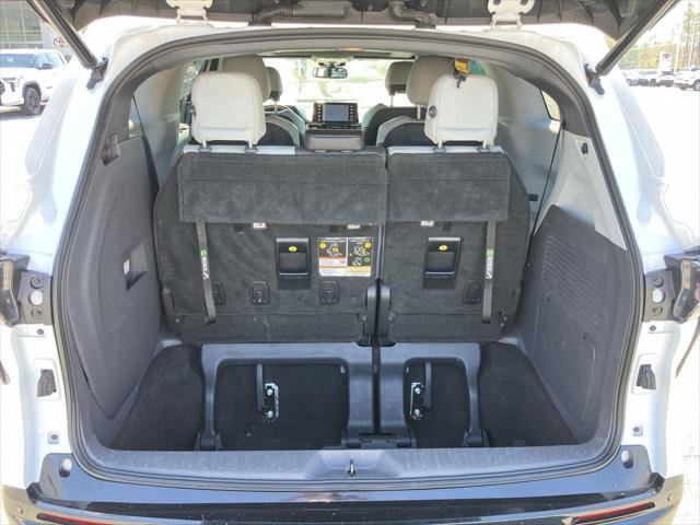 Certified 2021 Toyota Sienna XSE image 30