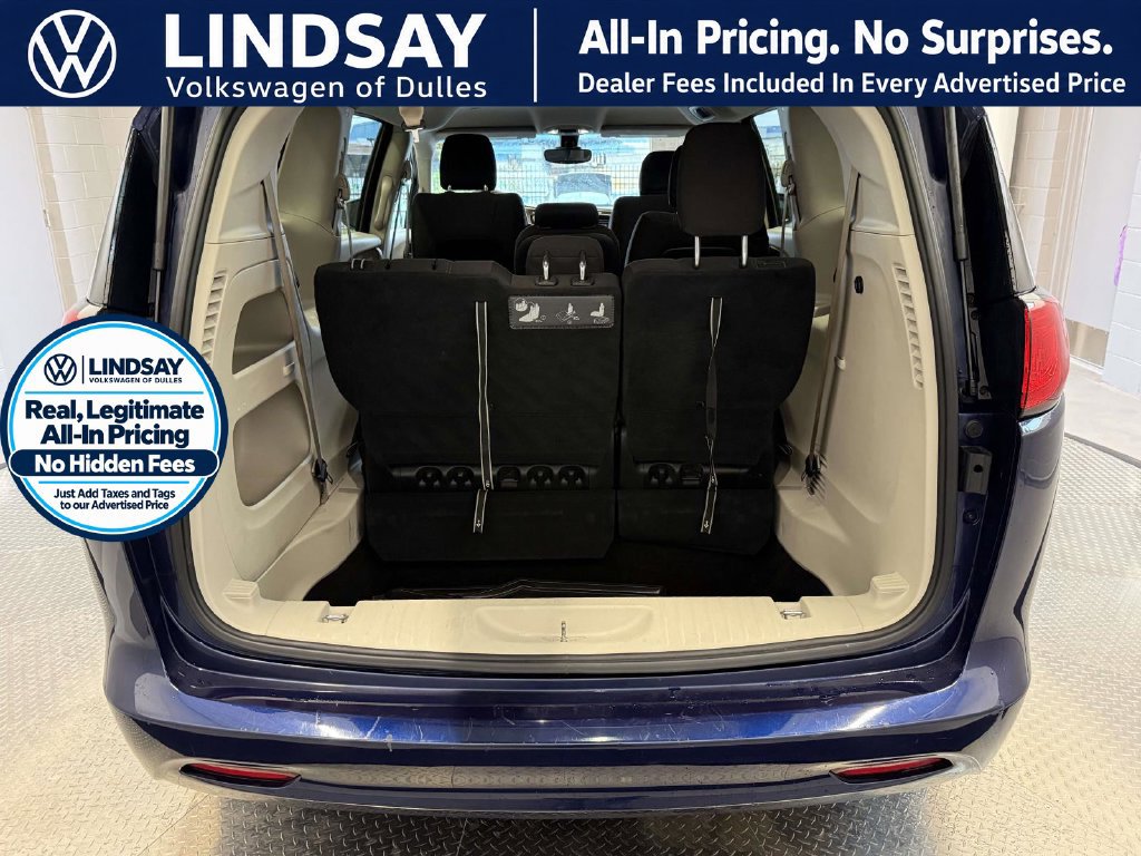 Used 2017 Chrysler Pacifica Touring FWD image 15