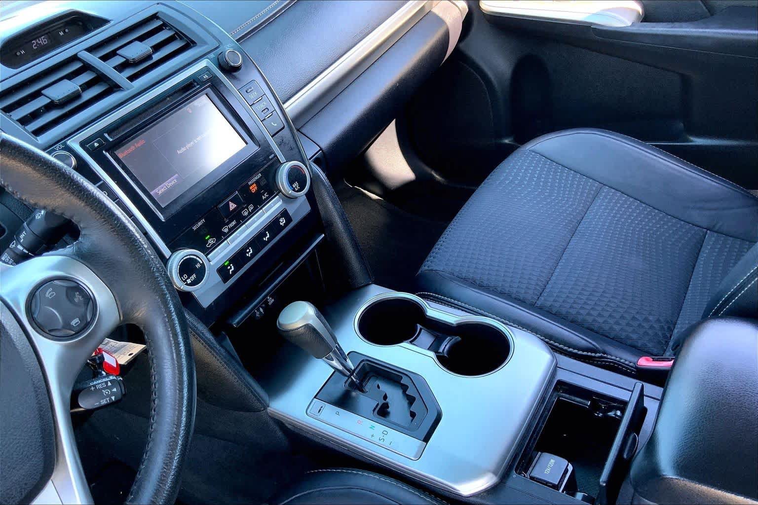 Used 2014 Toyota Camry SE FWD image 15