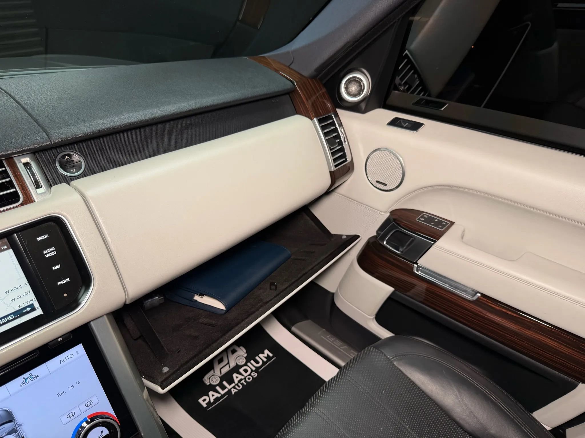 Used 2014 Land Rover Range Rover Supercharged image 51