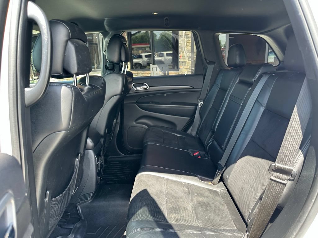 Used 2018 Jeep Grand Cherokee Altitude RWD image 34