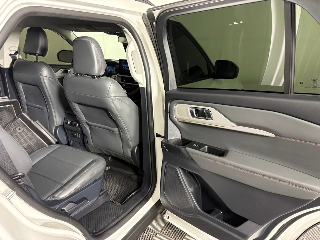 Certified 2025 Ford Explorer Active w/ Active Comfort Package AWD/4WD image 36