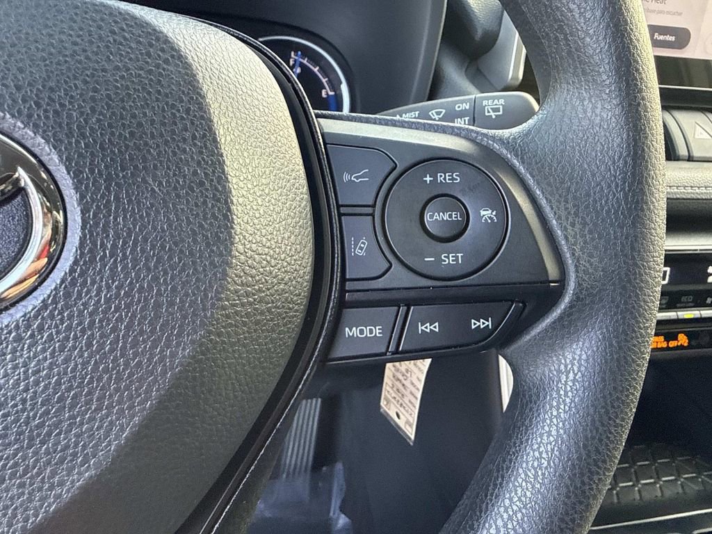Used 2025 Toyota RAV4 LE image 34