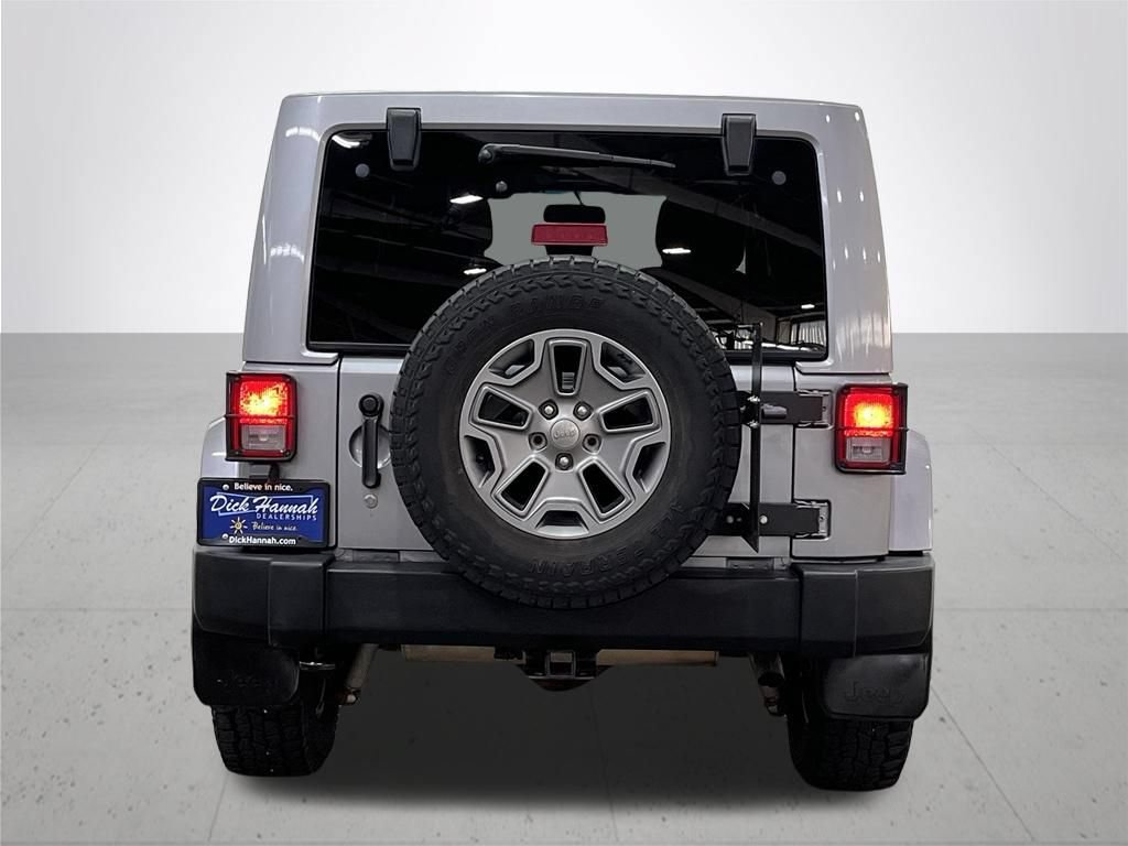 Used 2015 Jeep Wrangler Unlimited Rubicon w/ Connectivity Group AWD/4WD image 11