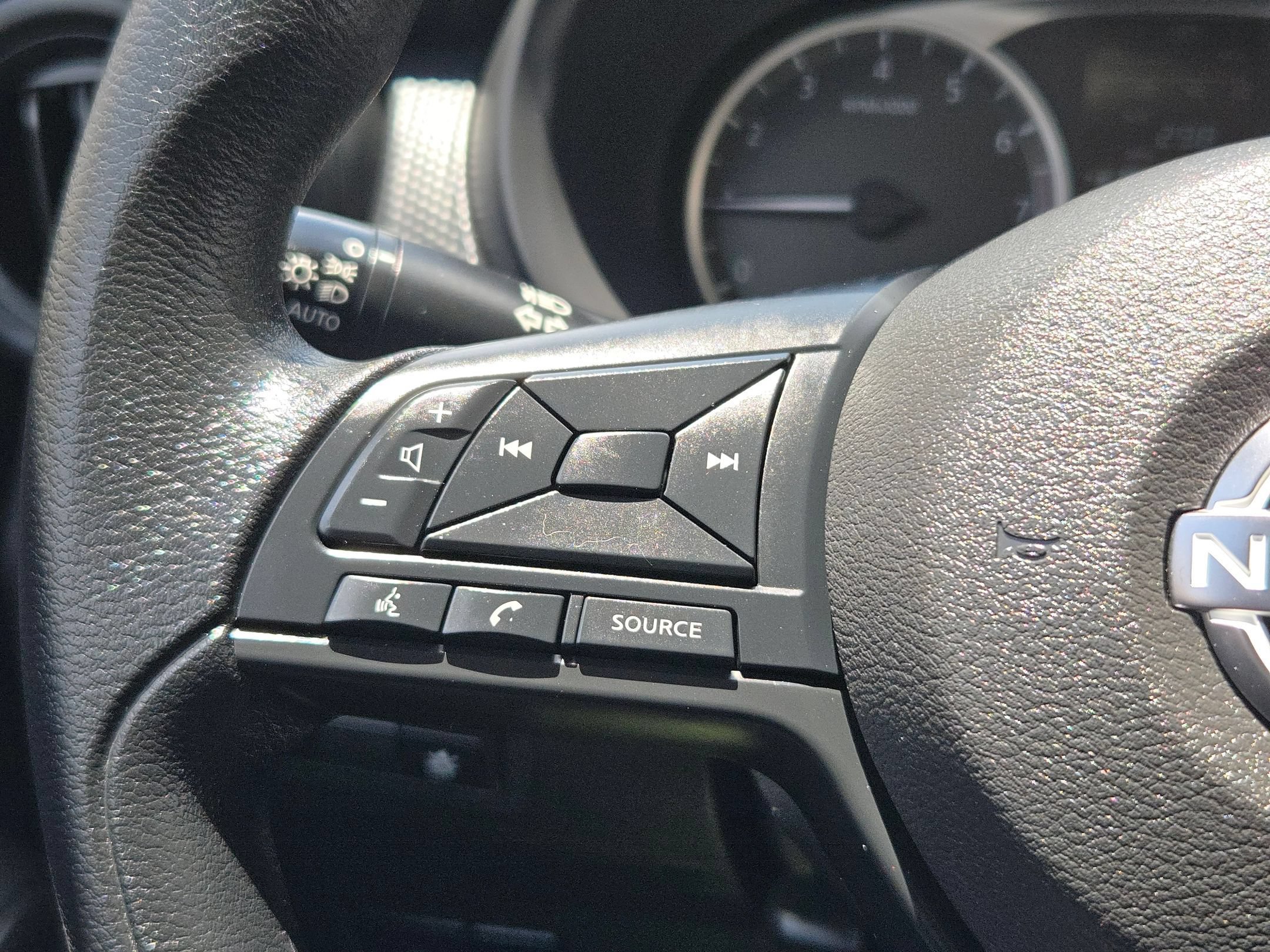 Certified 2025 Nissan Kicks Play S FWD image 21