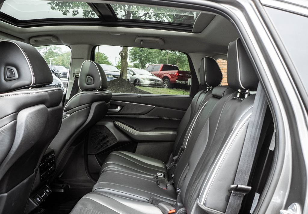 Used 2023 Acura MDX w/ Advance Package AWD/4WD image 26