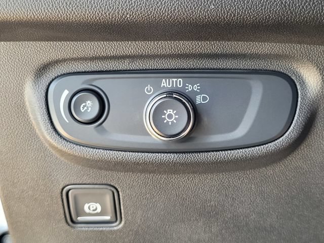 Used 2024 GMC Terrain SLE FWD image 13