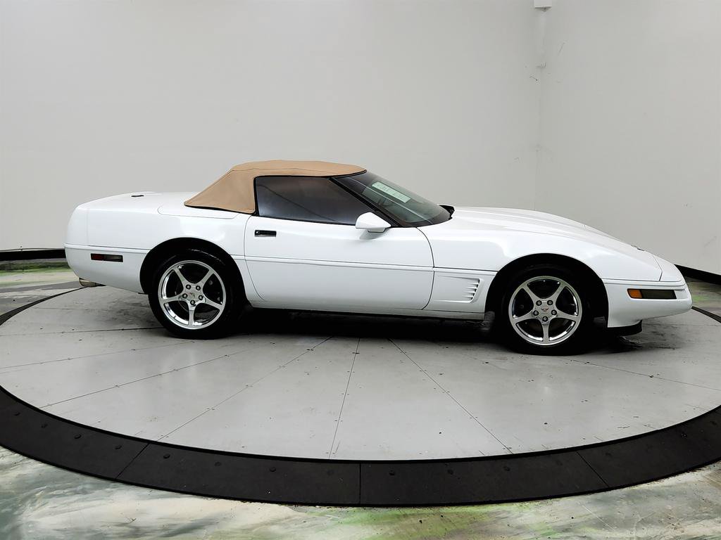 Used 1992 Chevrolet Corvette Convertible RWD image 4