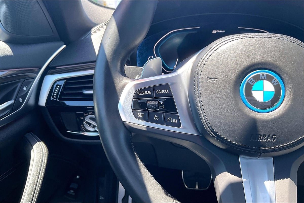 Used 2023 BMW 530e w/ M Sport Package RWD image 15