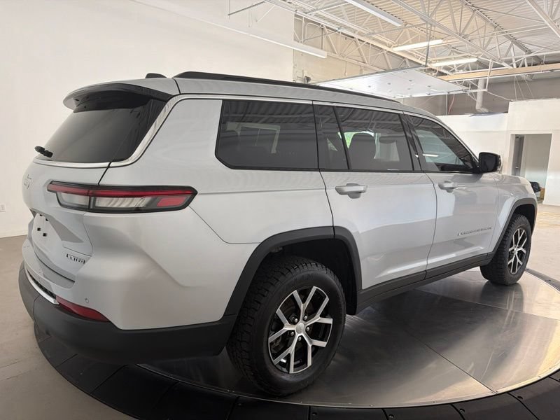Used 2024 Jeep Grand Cherokee L Limited AWD/4WD image 3