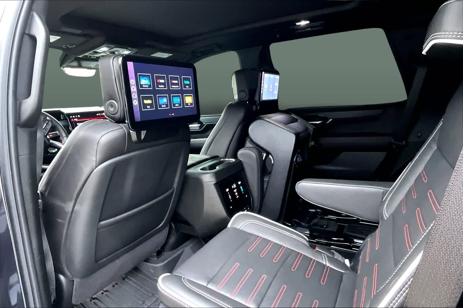 Used 2025 GMC Yukon AT4 Ultimate w/ LPO, Floor Liner Package AWD/4WD image 20