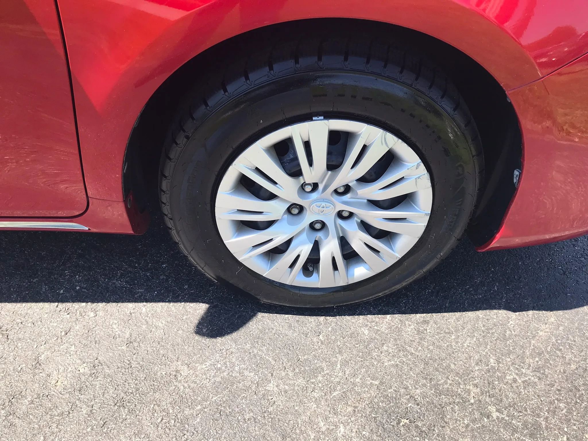 Used 2014 Toyota Camry LE FWD image 41
