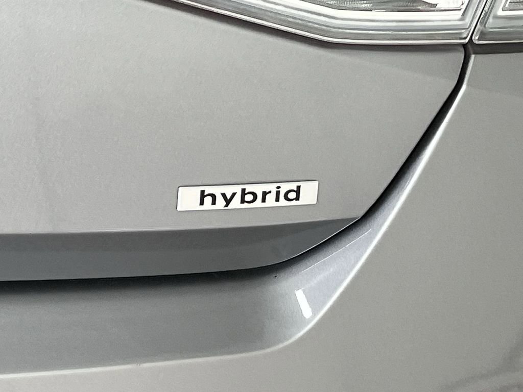 Used 2025 Hyundai Elantra Limited FWD image 27