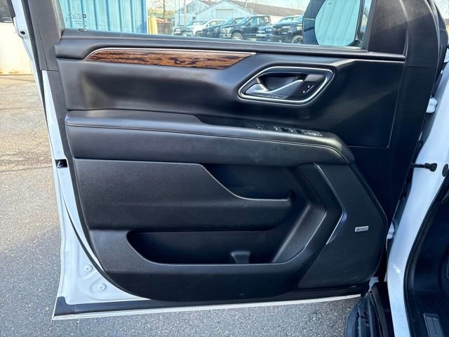 Used 2023 Chevrolet Suburban Premier image 14