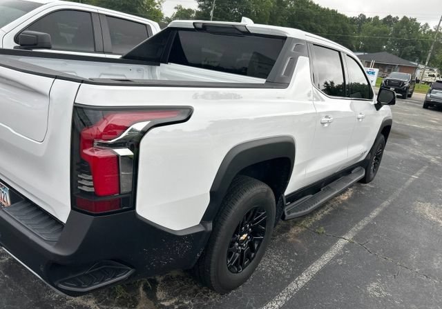Used 2025 Chevrolet Silverado EV LT AWD/4WD image 2