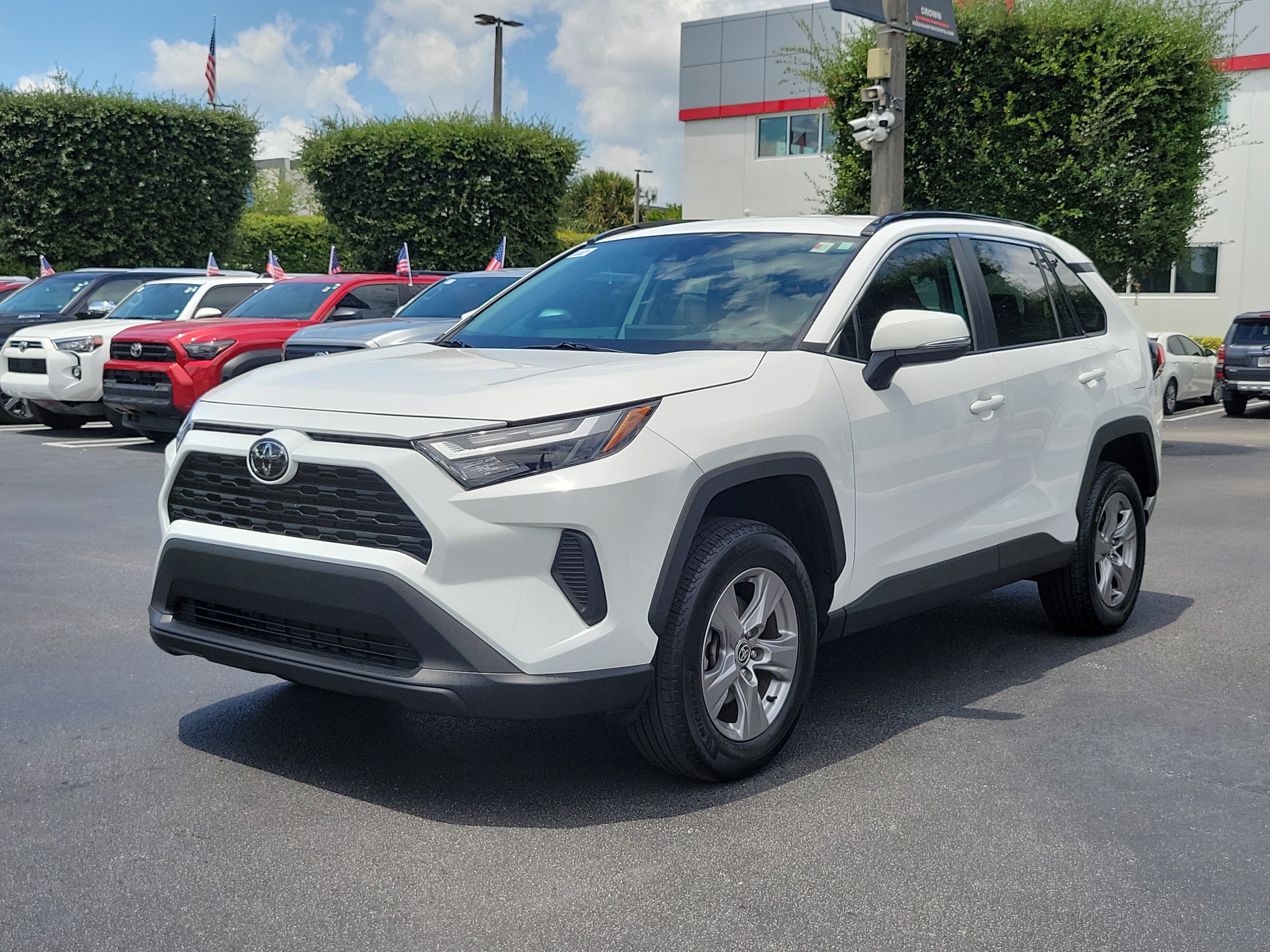 Used 2024 Toyota RAV4 XLE AWD/4WD image 6