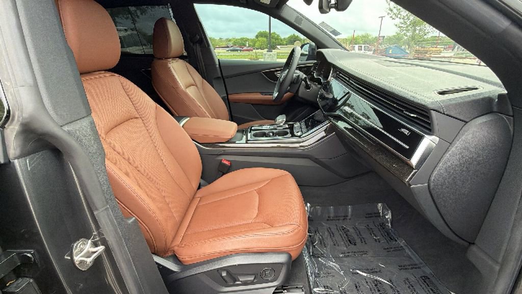 Used 2023 Audi Q8 Premium Plus image 40