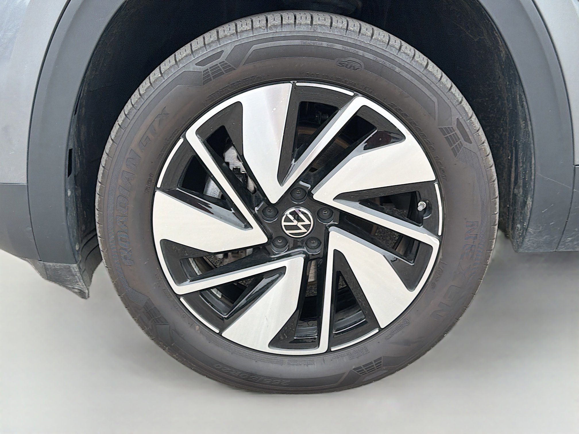 Used 2025 Volkswagen Atlas SE image 40