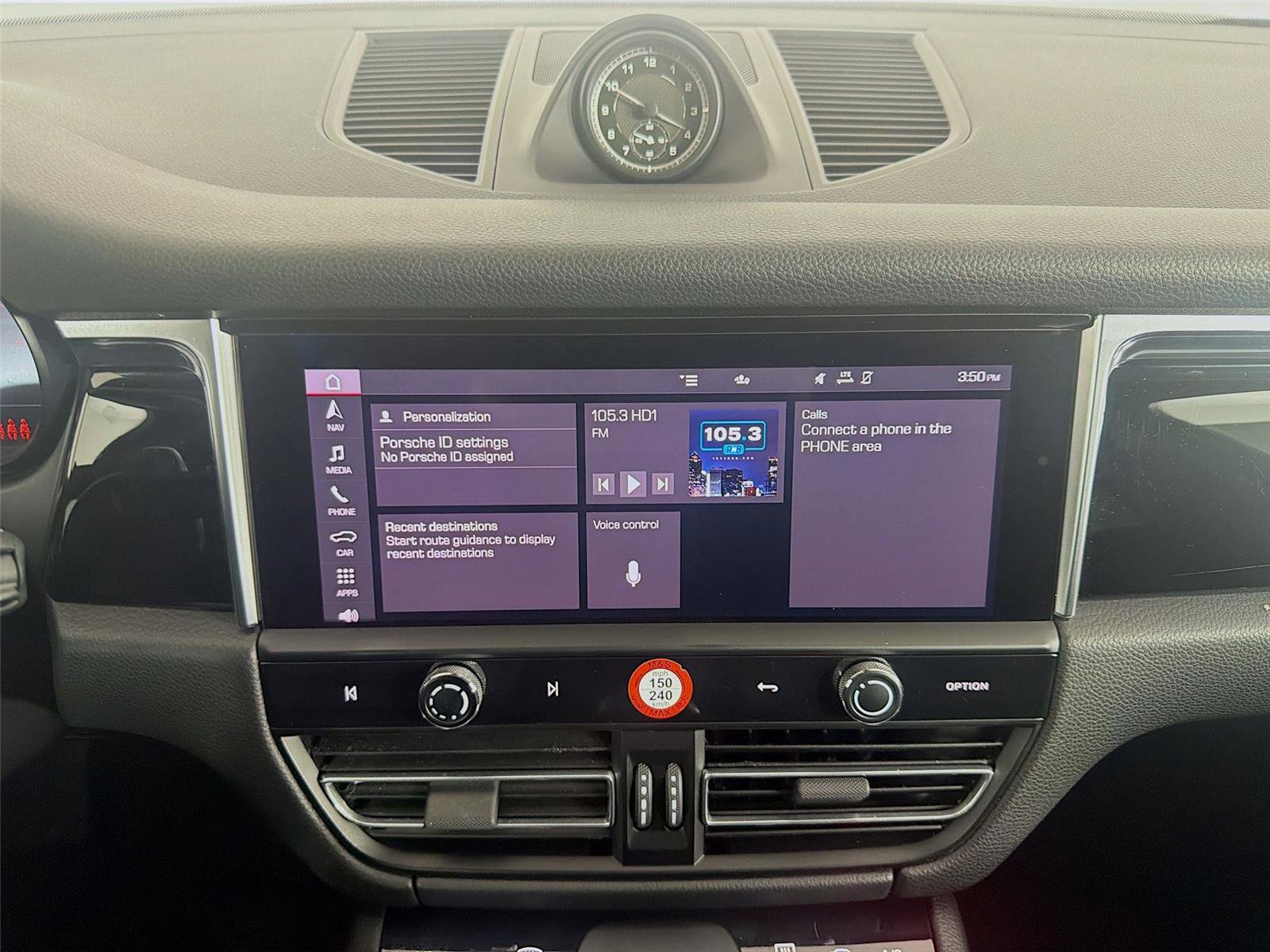 Certified 2023 Porsche Macan S AWD/4WD image 19