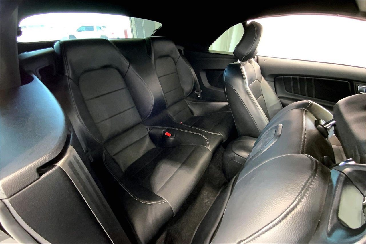 Used 2019 Ford Mustang Premium RWD image 25