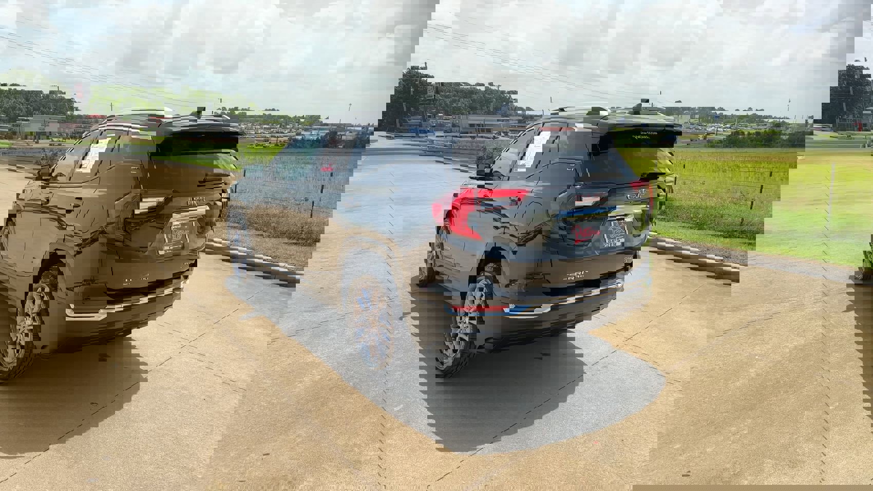 Used 2023 GMC Terrain SLT image 6