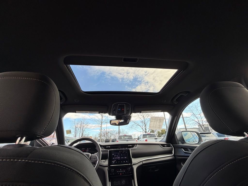 Certified 2024 Jeep Grand Cherokee Laredo X w/ Trailer Tow Package image 28