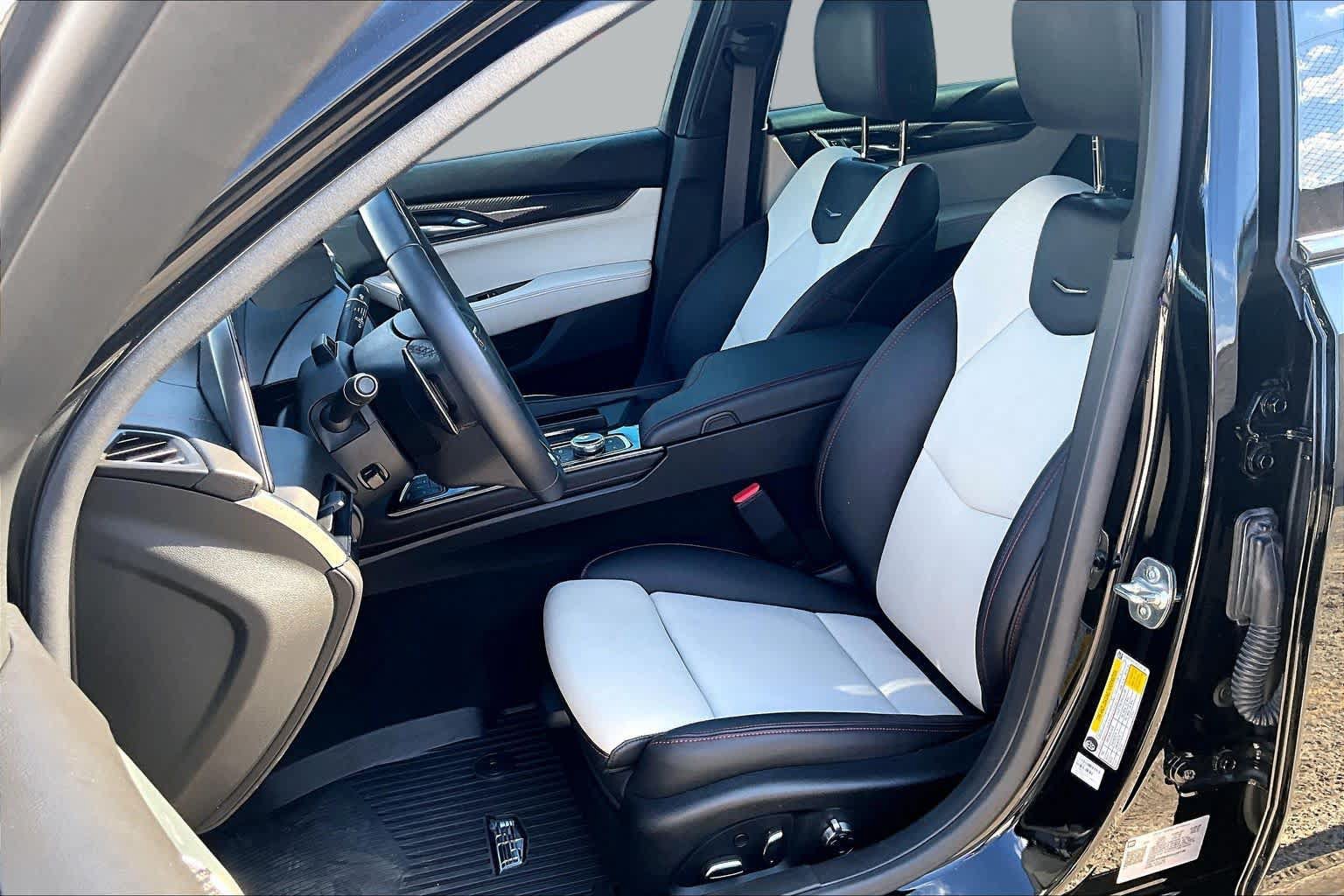 Used 2025 Cadillac CT5 Sport w/ Technology Package RWD image 8