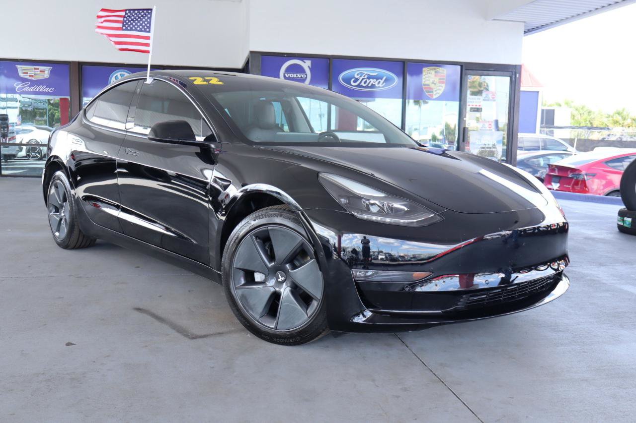 Used 2022 Tesla Model 3 Long Range AWD/4WD image 3