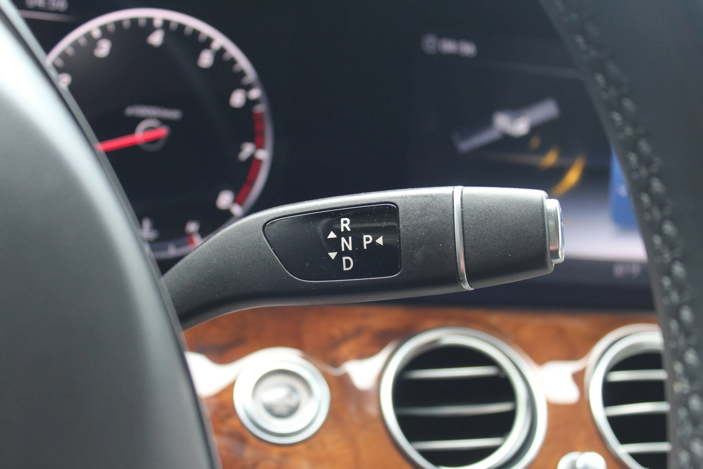 Used 2018 Mercedes-Benz E 400 4MATIC Sedan image 32