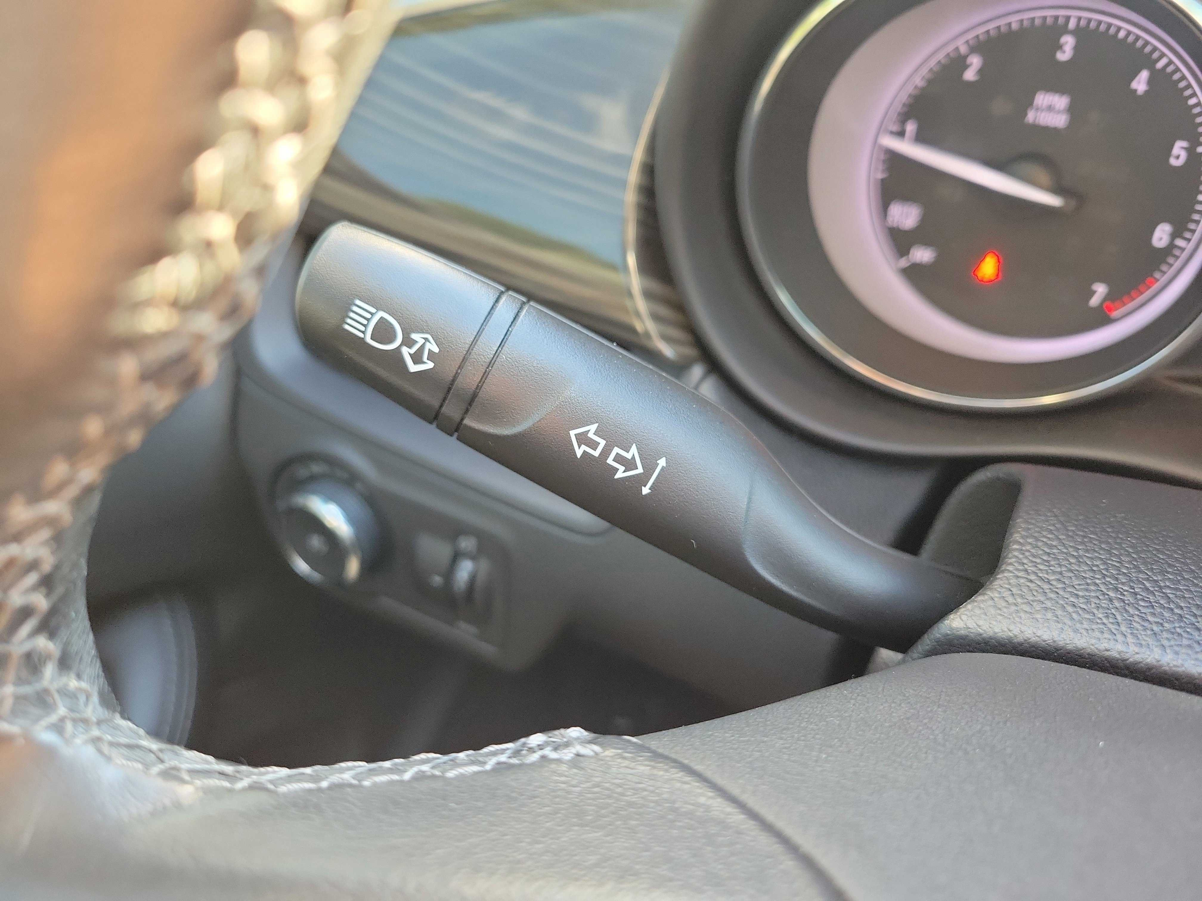 Used 2020 Buick Envision Essence image 30