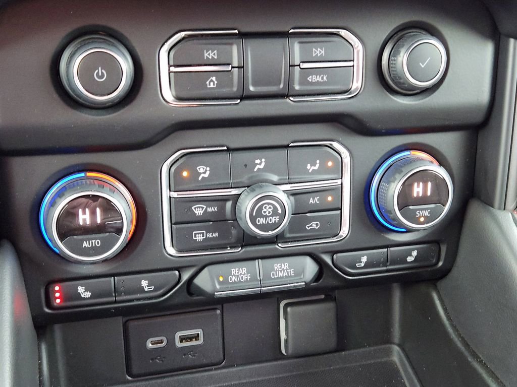 Used 2022 Chevrolet Tahoe RST w/ Luxury Package AWD/4WD image 22