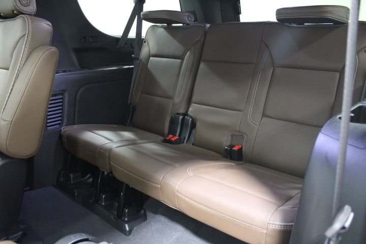 Used 2023 Chevrolet Suburban High Country image 54