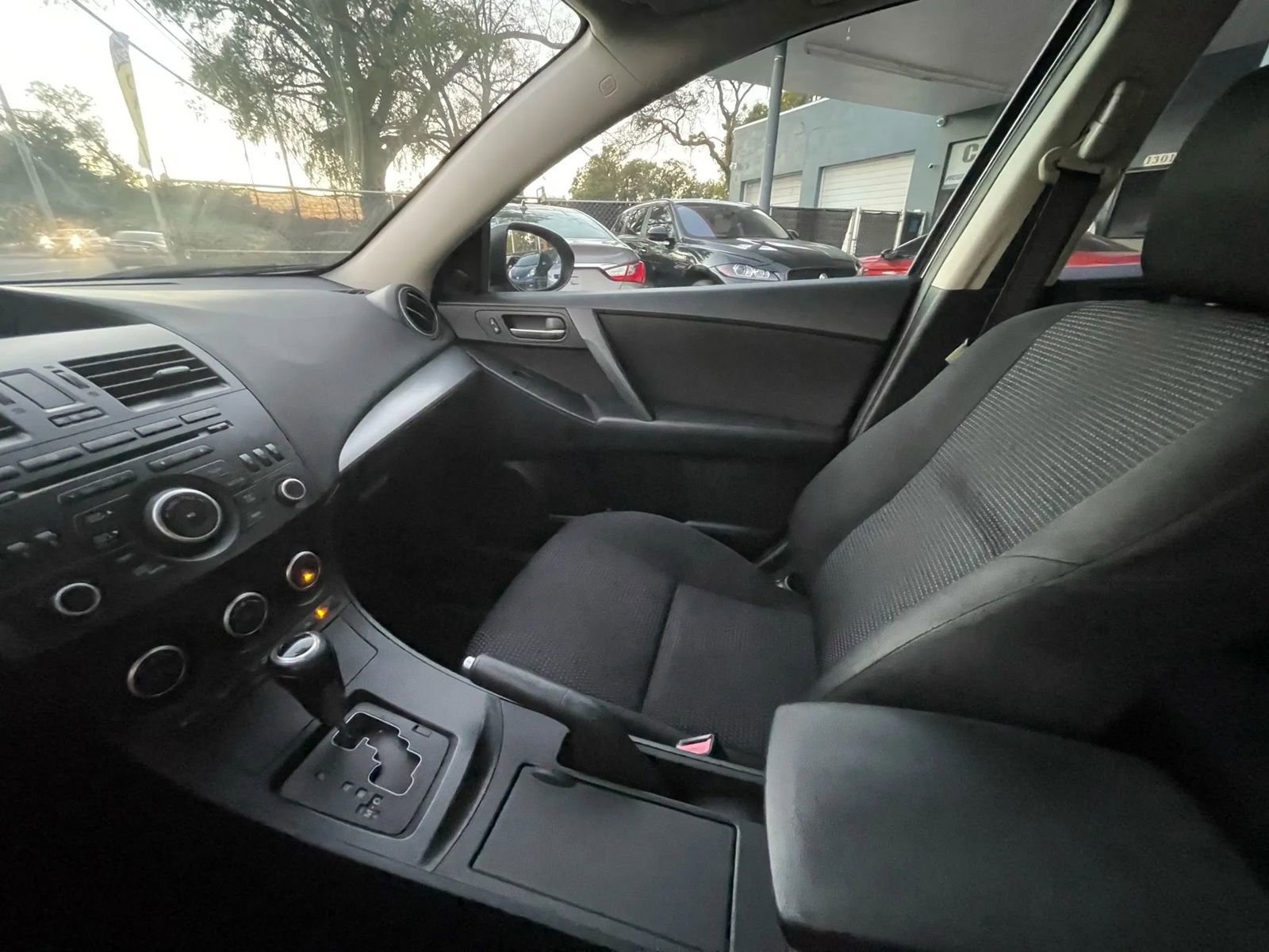 Used 2013 MAZDA MAZDA3 i Touring FWD image 13