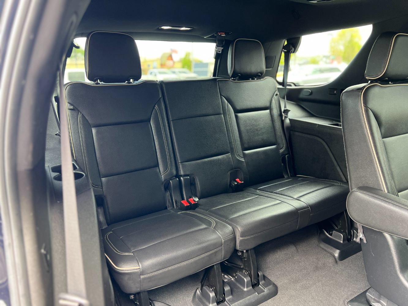 Used 2021 GMC Yukon SLT w/ Rear Media and Nav Package AWD/4WD image 32