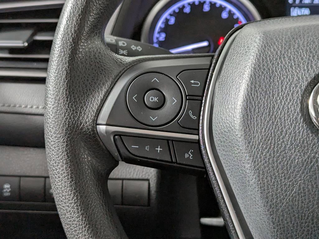 Used 2021 Toyota Camry LE image 19