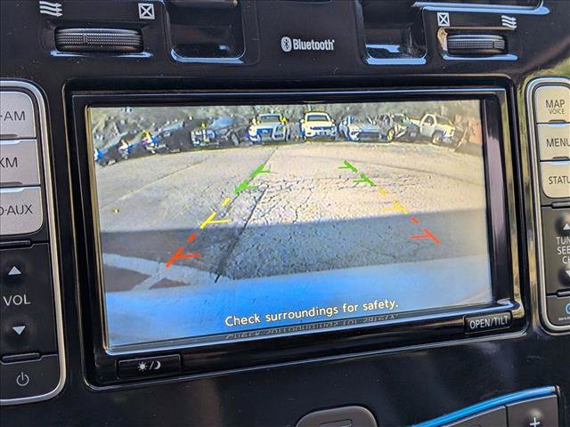 Used 2015 Nissan Leaf SL FWD image 11