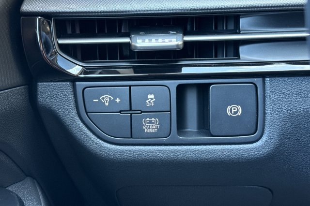 New 2027 Kia Sportage S FWD image 32