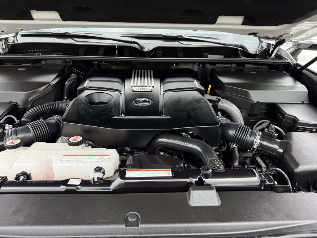 Used 2024 Lexus LX 600 F Sport image 28