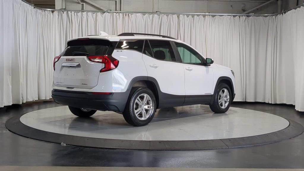 Used 2023 GMC Terrain SLE w/ Driver Convenience Package AWD/4WD image 10