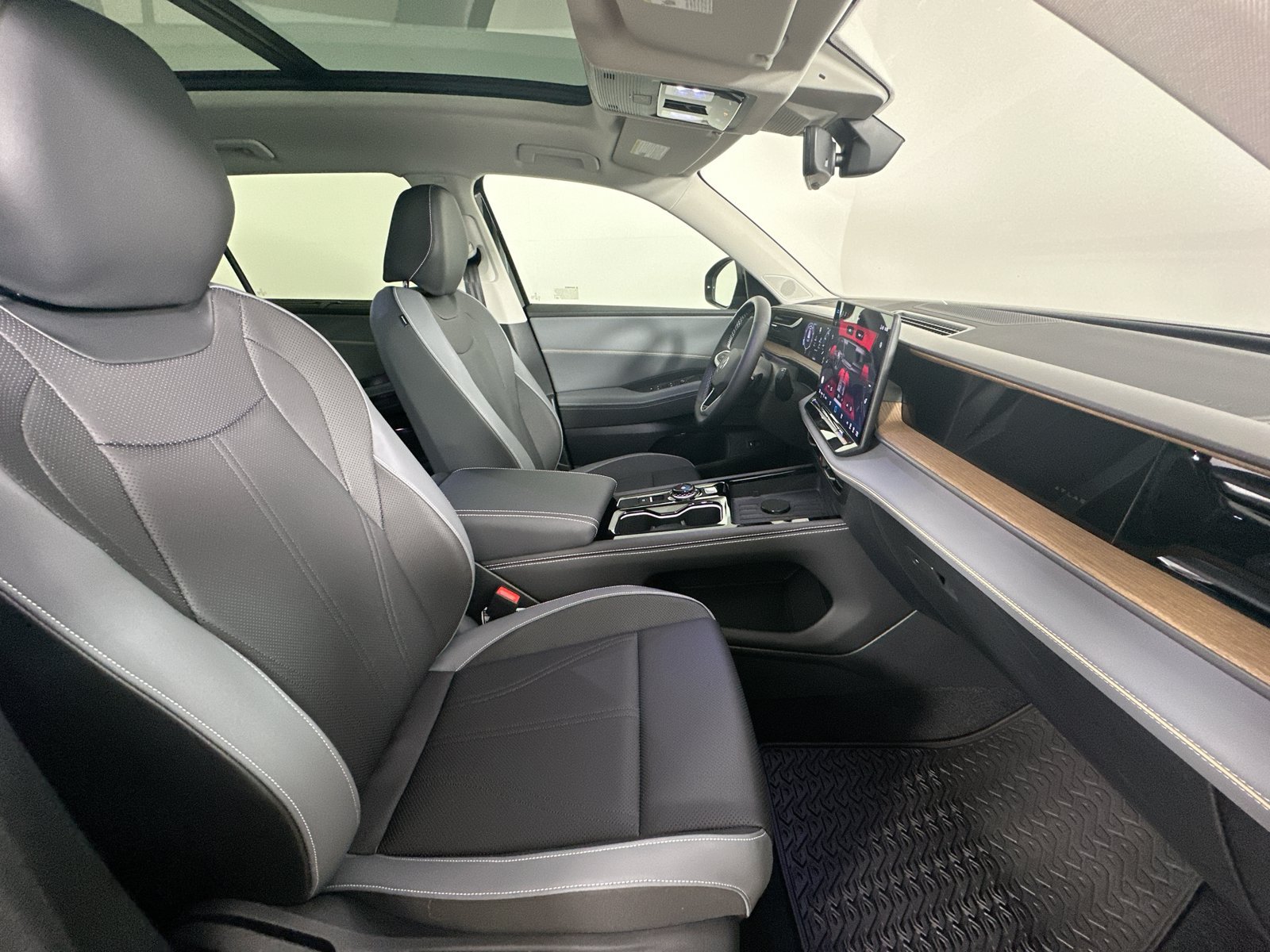 New 2027 Volkswagen Atlas SE AWD/4WD image 45