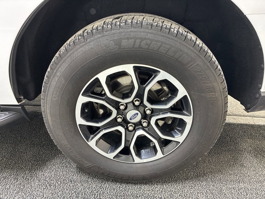 Used 2024 Ford Expedition XLT image 11